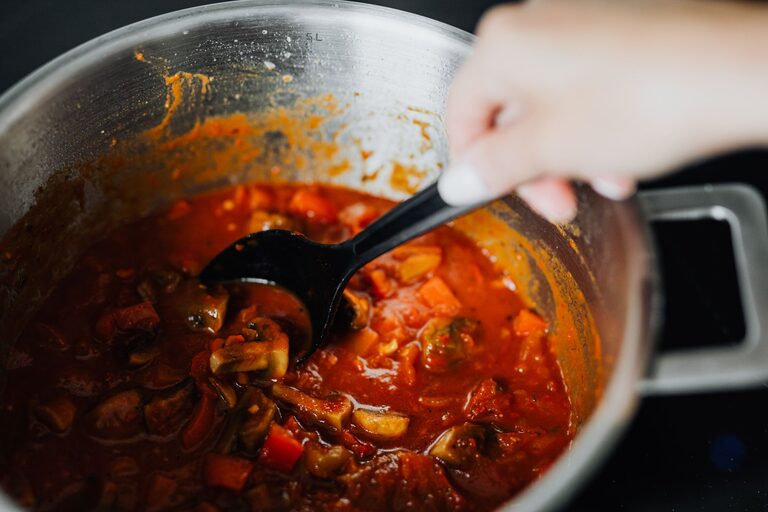 Beginner Guide to Using a Slow Cooker